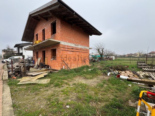 esavano in vendita ad Alessandria