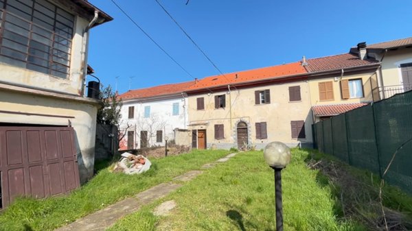 casa indipendente in vendita ad Alessandria in zona Castelceriolo