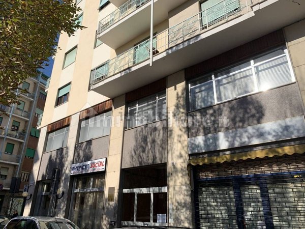 ufficio in vendita ad Alessandria in zona Borgo Rovereto