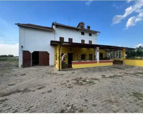 casa indipendente in vendita ad Alessandria in zona Villa del Foro