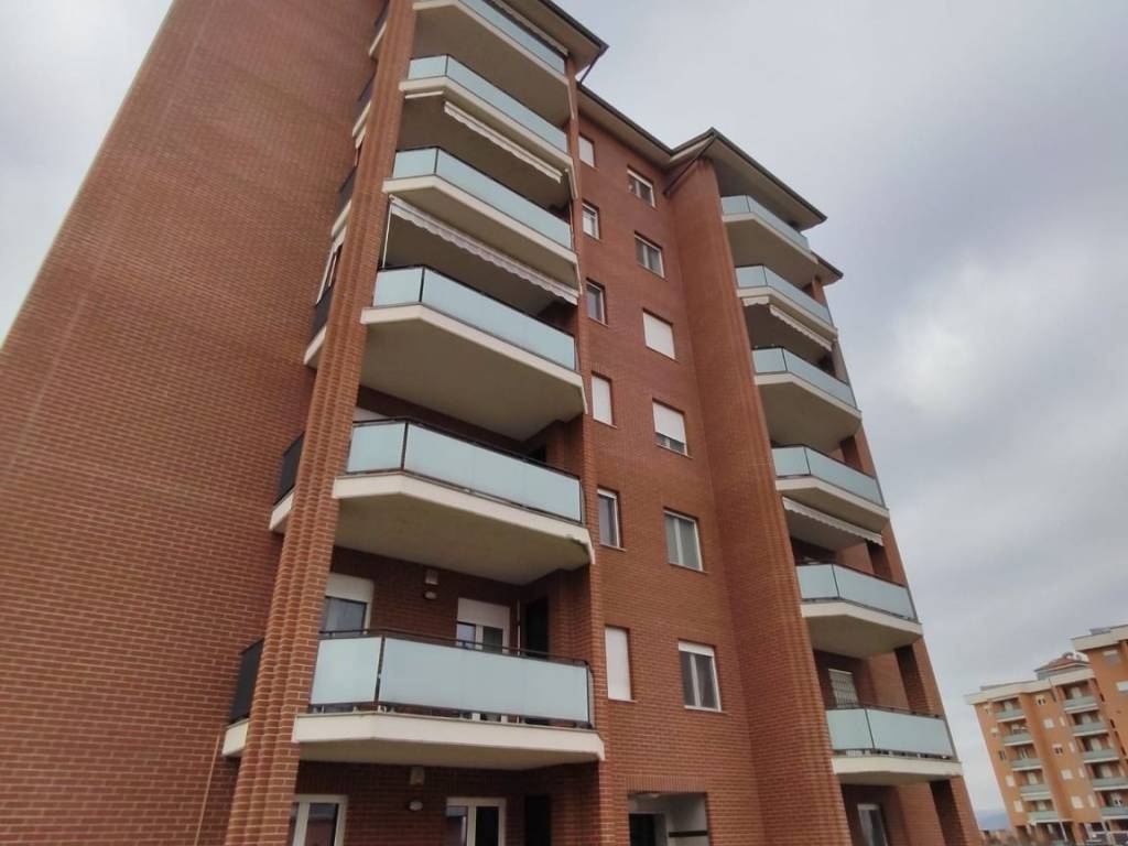 appartamento in vendita ad Alessandria in zona Galimberti