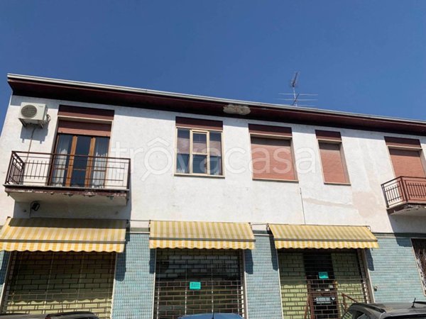 locale commerciale in vendita ad Alessandria in zona Spinetta Marengo