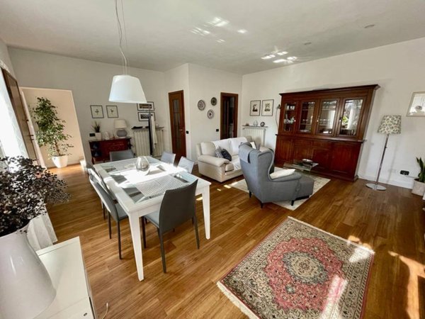 casa indipendente in vendita ad Alessandria in zona Villa del Foro