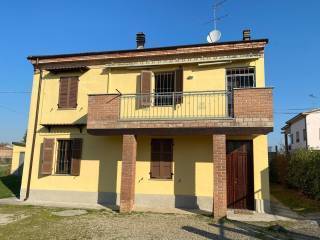 casa indipendente in vendita ad Alessandria in zona San Giuliano Vecchio