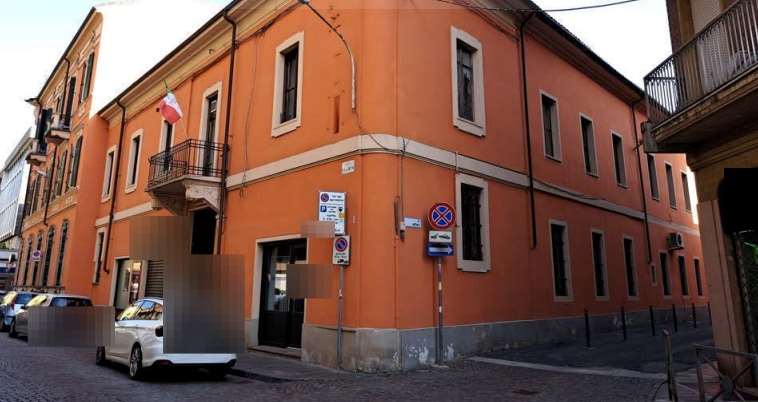 negozio in vendita ad Alessandria