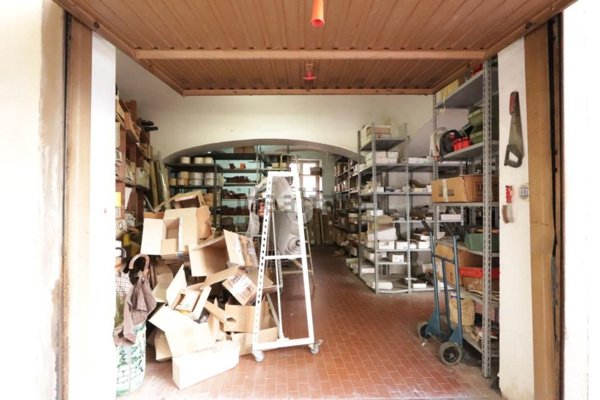 locale di sgombero in vendita ad Alessandria in zona Borgo Rovereto