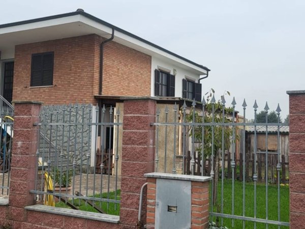 casa indipendente in vendita ad Alessandria