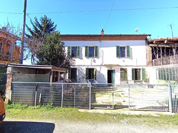 casa indipendente in vendita ad Alessandria in zona Lobbi