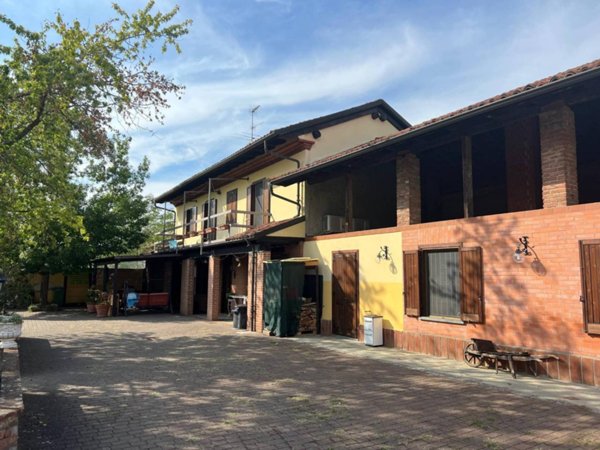 casa indipendente in vendita ad Alessandria in zona Spinetta Marengo