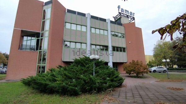 locale di sgombero in vendita ad Alessandria