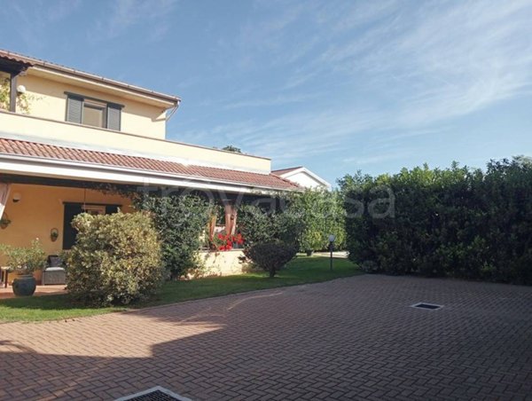 casa indipendente in vendita ad Alessandria in zona Mandrogne