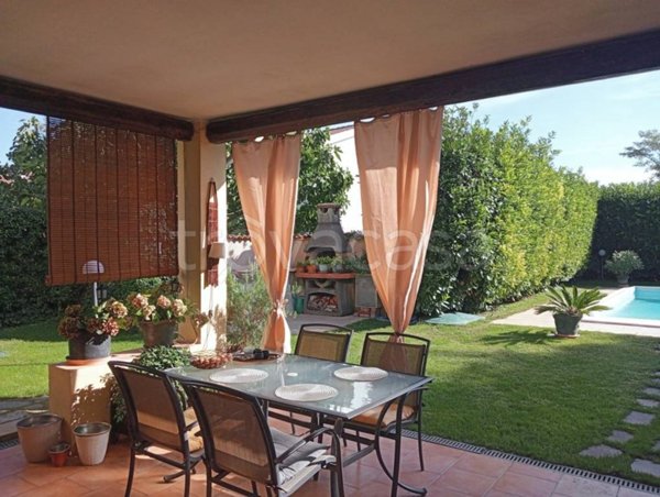 casa indipendente in vendita ad Alessandria in zona Mandrogne