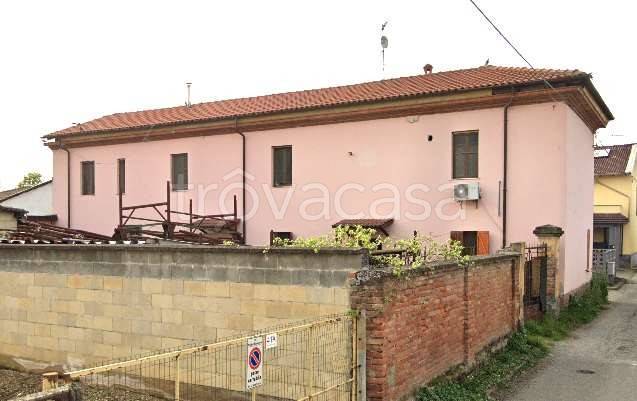 casa indipendente in vendita ad Alessandria in zona Mandrogne