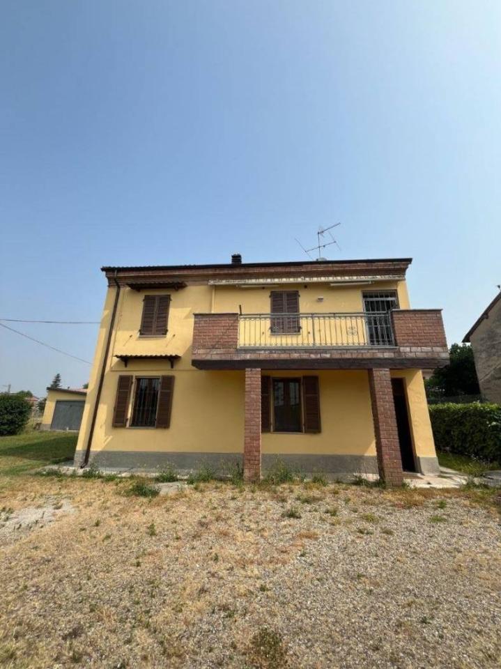 casa indipendente in vendita ad Alessandria in zona San Giuliano Vecchio