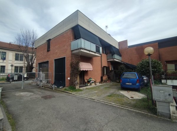casa indipendente in vendita ad Alessandria in zona Orti