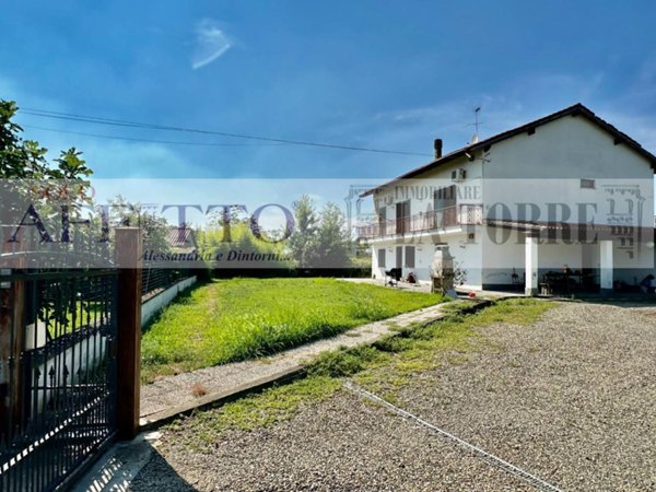 casa indipendente in vendita ad Alessandria in zona Piazza Garibaldi