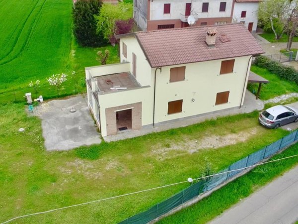 casa indipendente in vendita ad Alessandria in zona Il Cristo