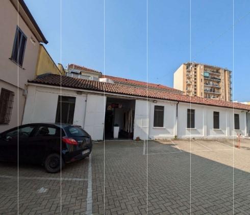 locale commerciale in vendita ad Alessandria