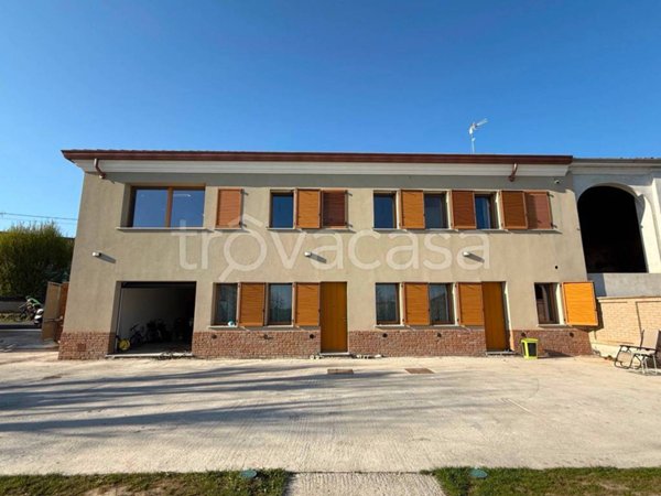 casa indipendente in vendita ad Alessandria in zona Valmadonna