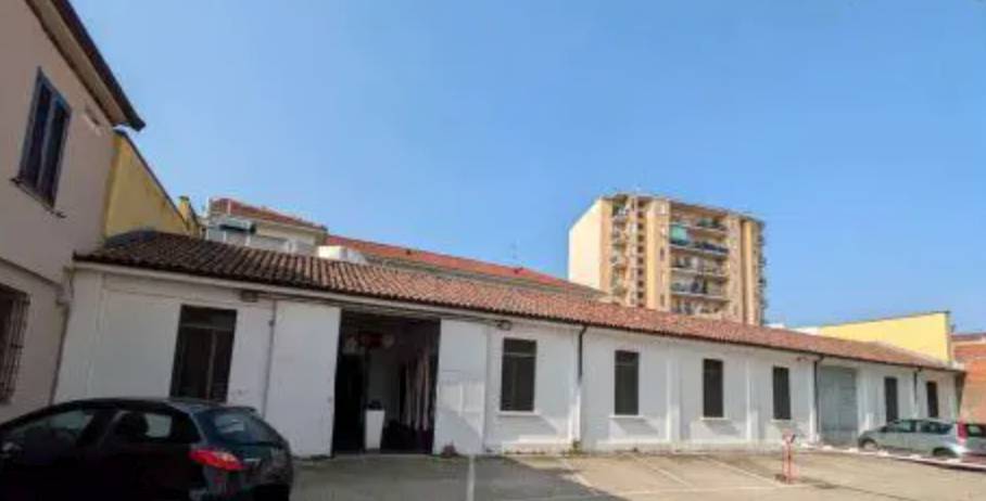 negozio in vendita ad Alessandria