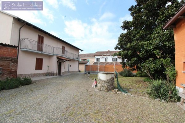 casa indipendente in vendita ad Alessandria in zona Lobbi