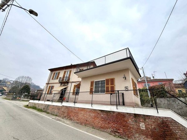 casa indipendente in vendita ad Alessandria in zona Valle San Bartolomeo