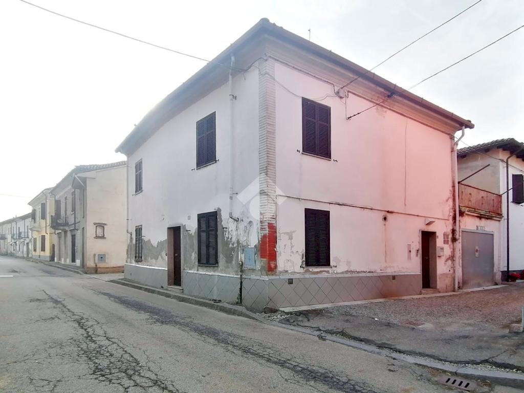 casa indipendente in vendita ad Alessandria in zona Litta Parodi