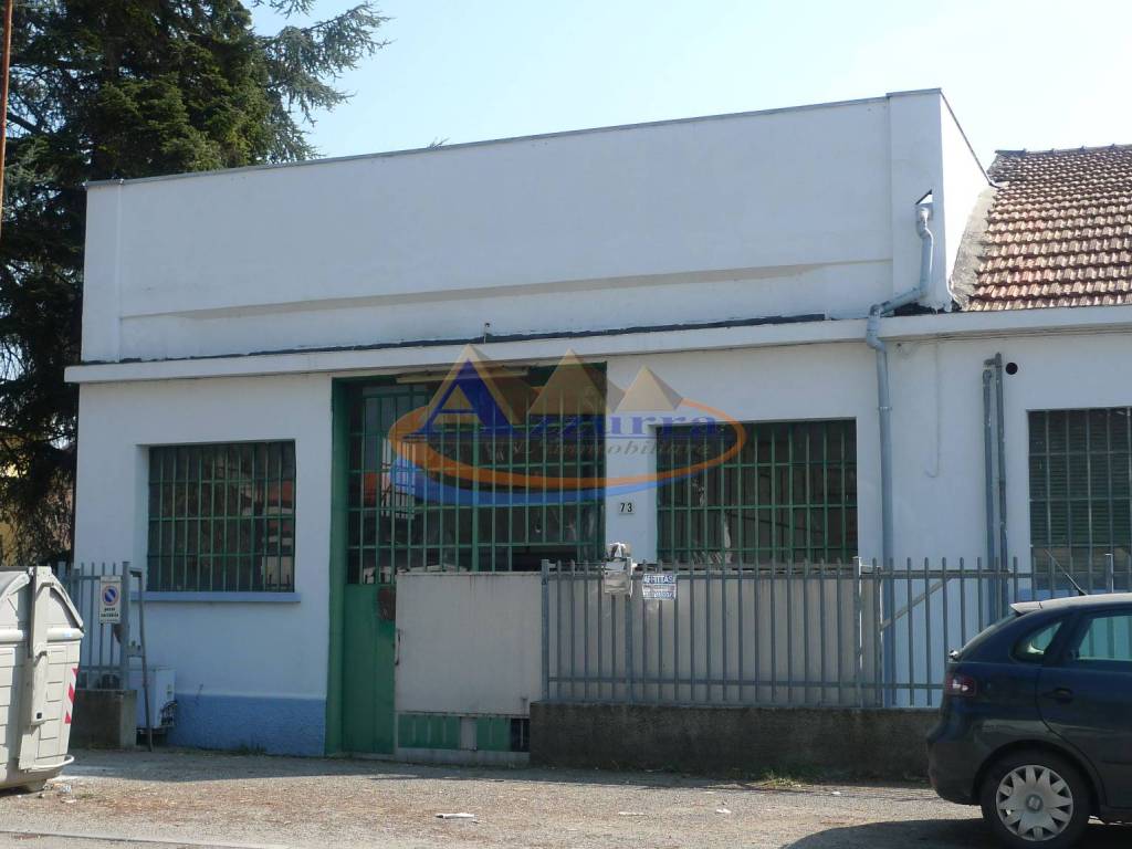 locale commerciale in vendita ad Alessandria in zona Borgo Cittadella