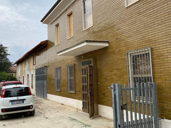 casa indipendente in vendita ad Alessandria in zona San Giuliano Vecchio