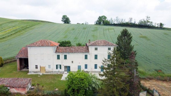 casa indipendente in vendita ad Alessandria in zona Valle San Bartolomeo