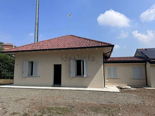 casa indipendente in vendita ad Alessandria in zona Villaggio Europa