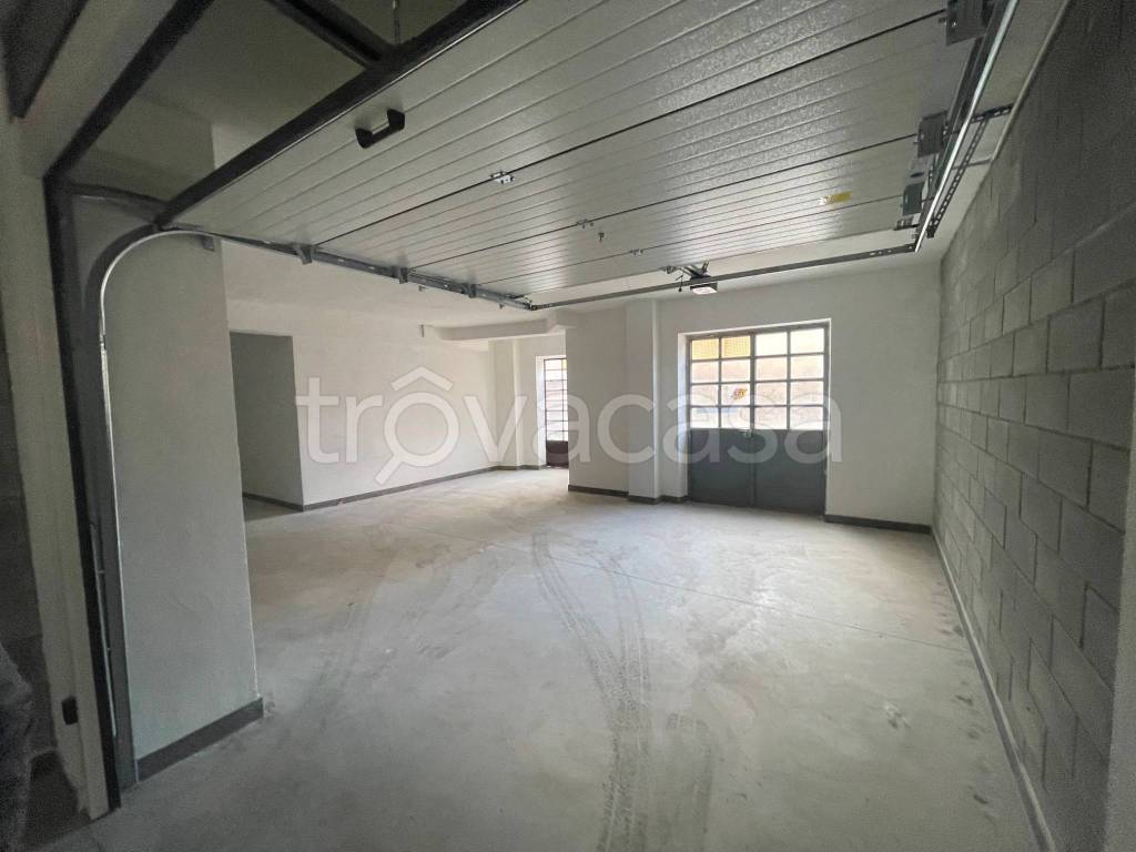 locale di sgombero in vendita ad Alessandria