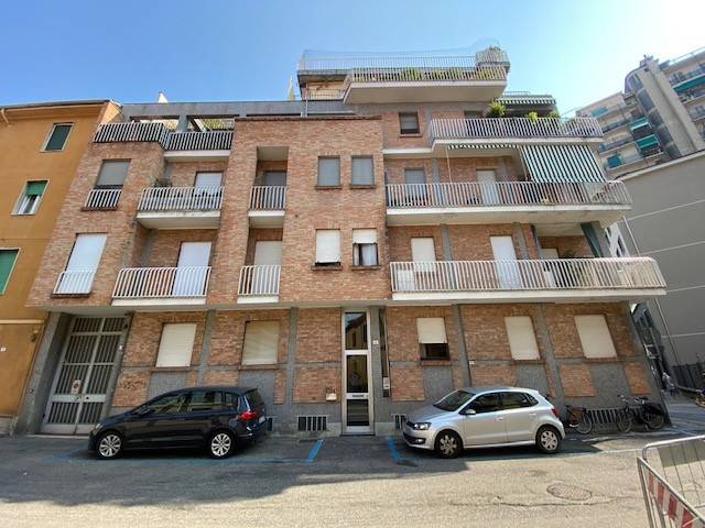 locale commerciale in vendita ad Alessandria in zona Borgo Rovereto