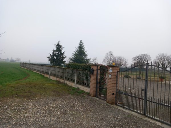 casa indipendente in vendita ad Alessandria in zona San Giuliano Vecchio