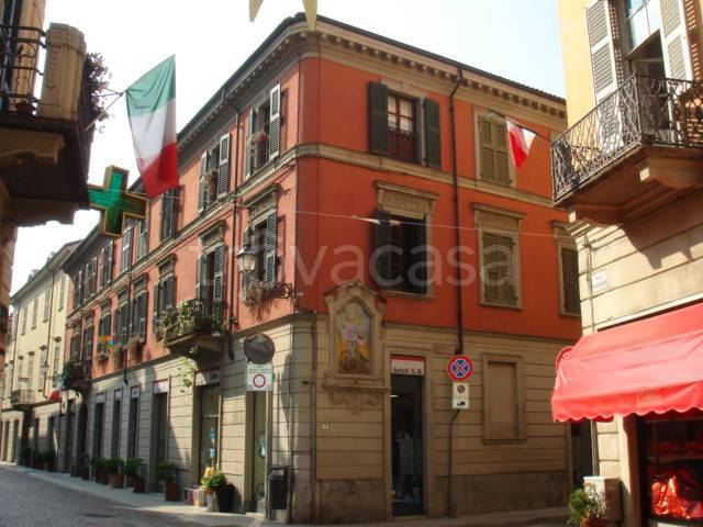 negozio in vendita ad Alessandria in zona Borgo Rovereto