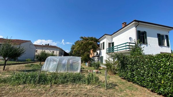 casa indipendente in vendita ad Alessandria in zona Cantalupo