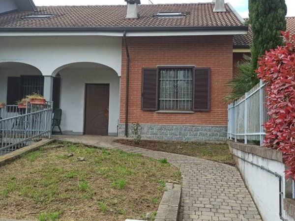 casa indipendente in vendita ad Alessandria in zona San Giuliano Nuovo