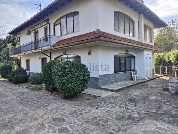 casa indipendente in vendita ad Alessandria in zona Valmadonna