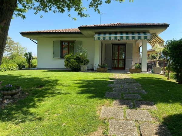 casa indipendente in vendita ad Alessandria in zona Spinetta Marengo