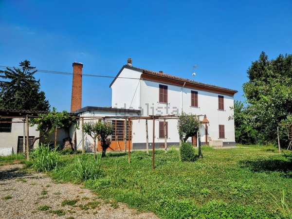 casa indipendente in vendita ad Alessandria in zona Centro Città