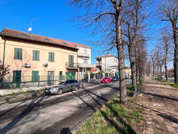 casa indipendente in vendita ad Alessandria in zona Orti