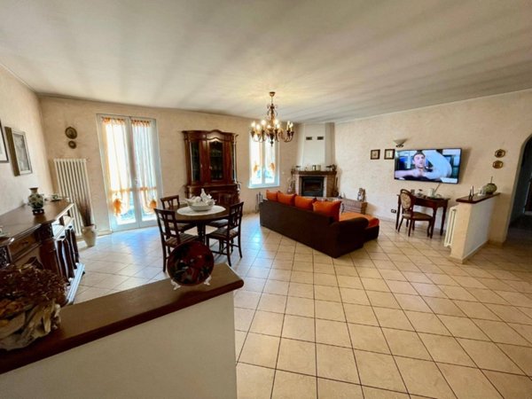 casa indipendente in vendita ad Alessandria in zona Cantalupo