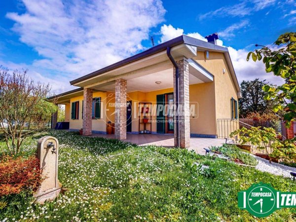 casa indipendente in vendita ad Alessandria in zona Litta Parodi