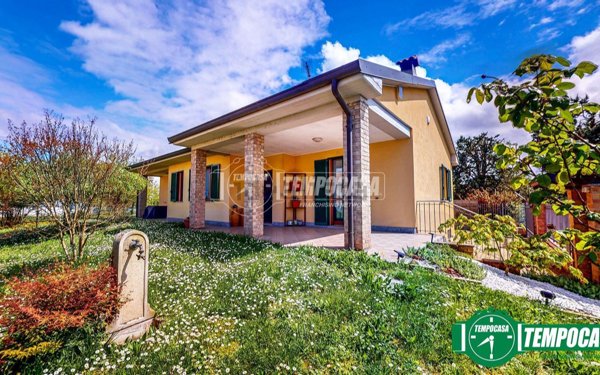 casa indipendente in vendita ad Alessandria in zona Litta Parodi