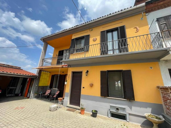 casa indipendente in vendita ad Alessandria in zona Spinetta Marengo