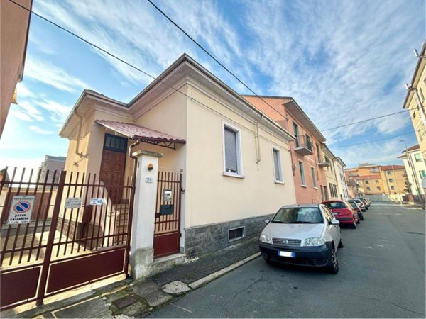 casa indipendente in vendita ad Alessandria in zona Il Cristo