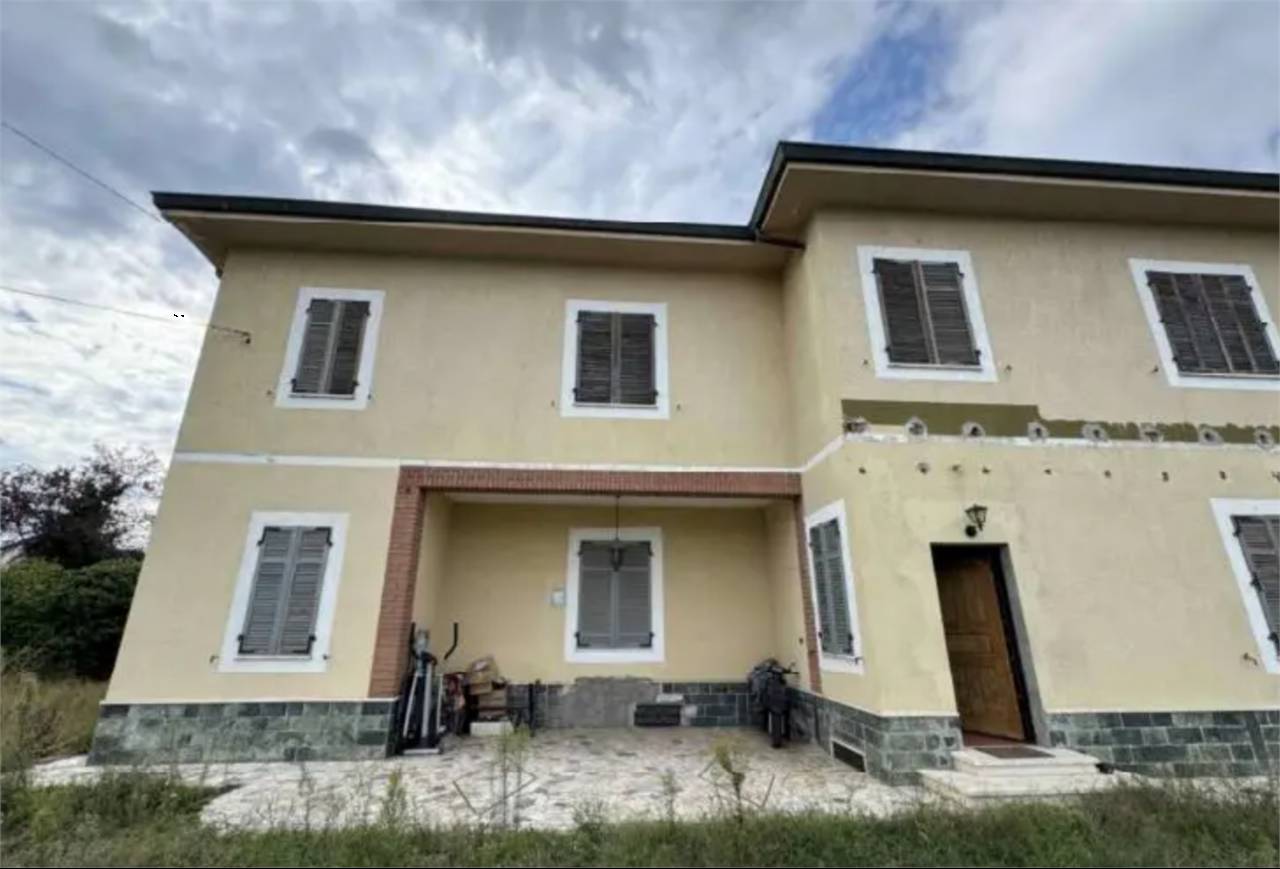 casa indipendente in vendita ad Alessandria