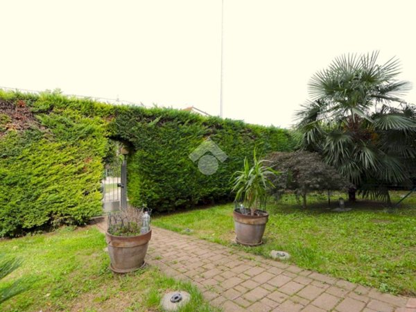 casa indipendente in vendita ad Alessandria in zona Il Cristo