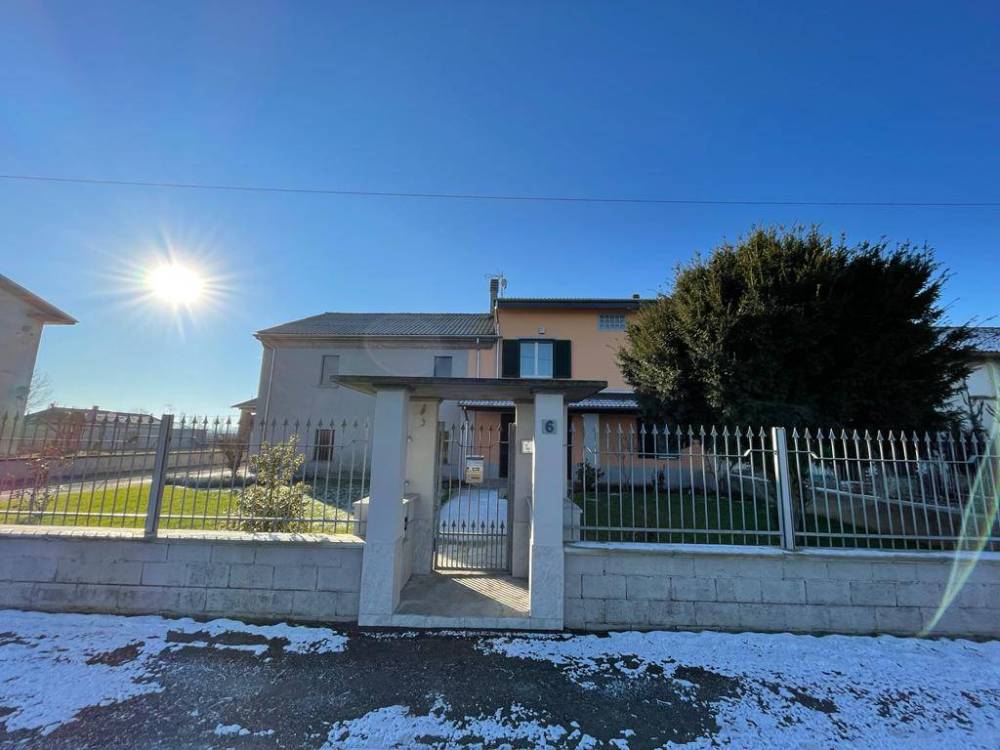 casa indipendente in vendita ad Alessandria in zona San Giuliano Vecchio