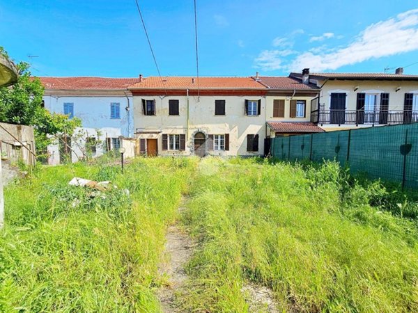 casa indipendente in vendita ad Alessandria in zona Castelceriolo